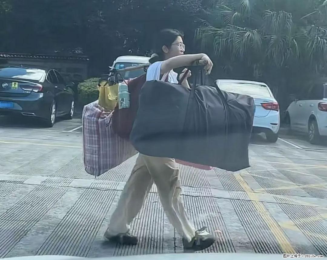 全网追的“扁担女孩”，找了一份暑假工，时薪12元 - 荆州生活资讯 - 荆州28生活网 jingzhou.28life.com