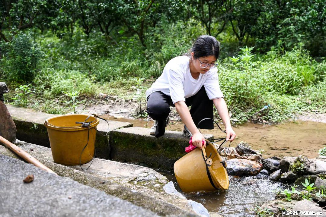 全网追的“扁担女孩”，找了一份暑假工，时薪12元 - 荆州生活资讯 - 荆州28生活网 jingzhou.28life.com