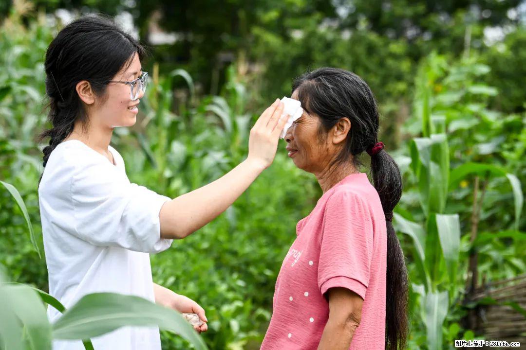 全网追的“扁担女孩”，找了一份暑假工，时薪12元 - 荆州生活资讯 - 荆州28生活网 jingzhou.28life.com
